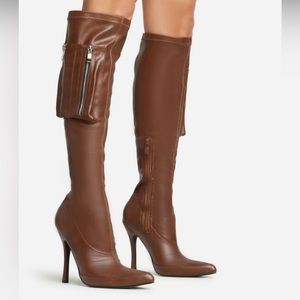 Ego brown boot heel with little pocket and zippers on the side